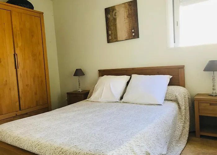 Rez De Chaussez De 4 Personnes דירה